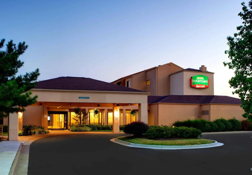 Courtyard by Marriott St. Louis Downtown West