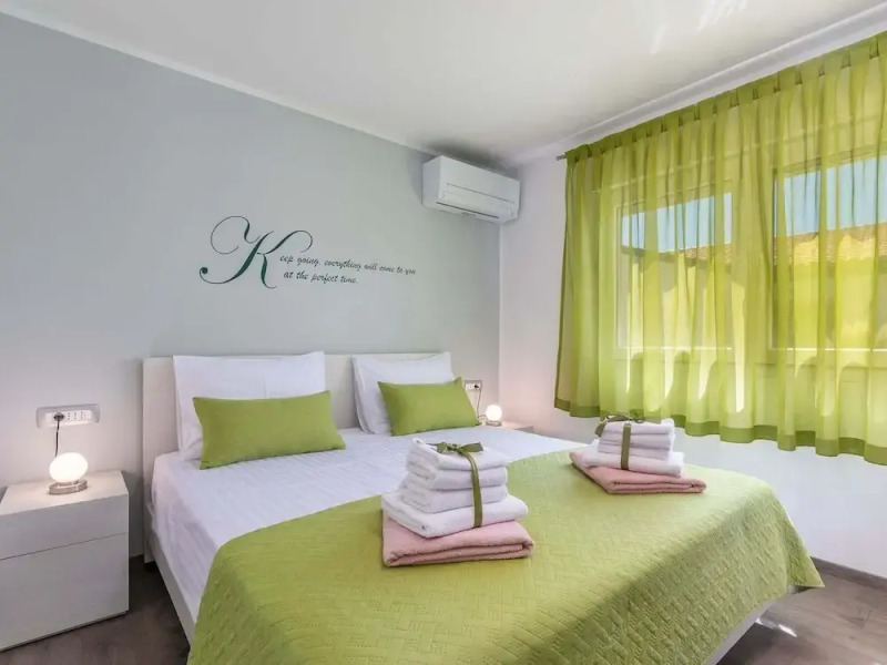 Villa in Novigrad With Private Pool