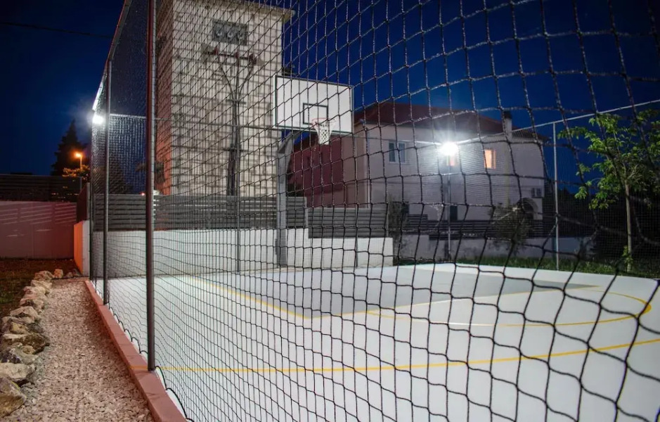 Beautiful Home in Dubrava kod Sibenika With Sauna, Wifi and 4 Bedrooms