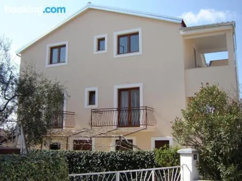 Apartments Eskinja