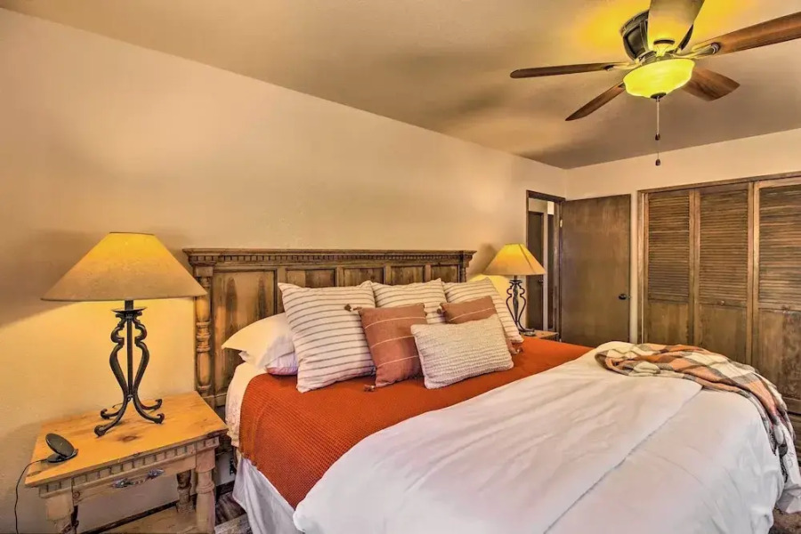 Rustic, Forest-view Retreat in Heber-overgaard!