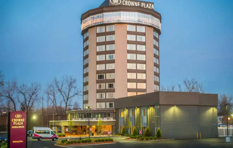 Crowne Plaza Saddle Brook by IHG