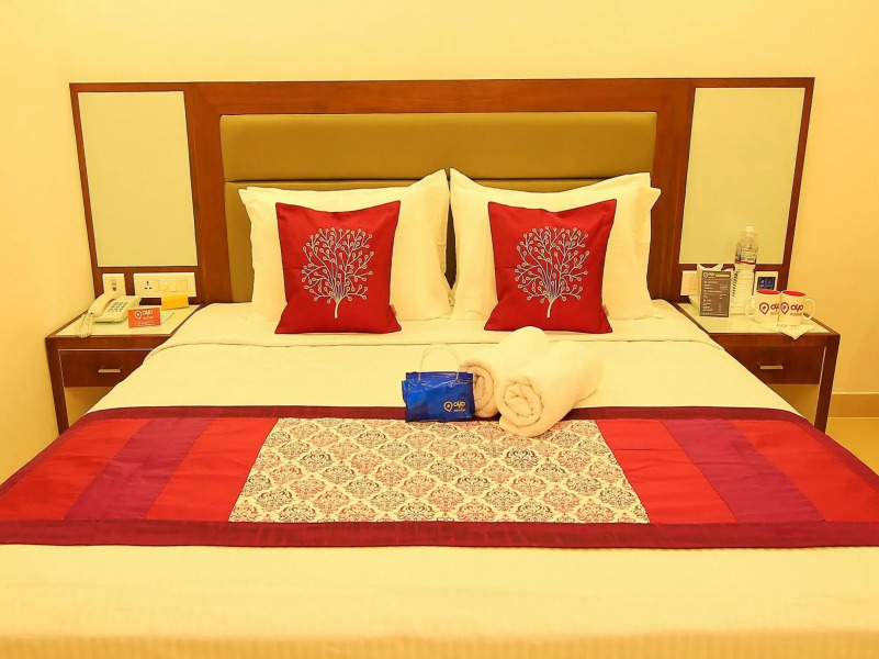 Oyo Premium Alleppey Iron Bridge