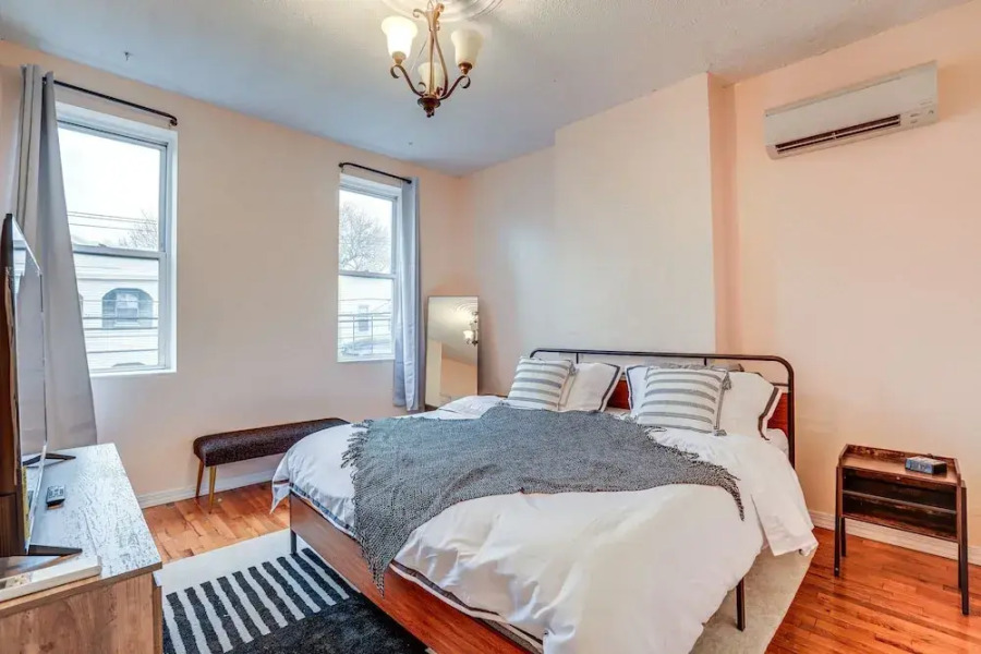 Comfy Bayonne Townhome ~ 11 Mi to NYC Attractions