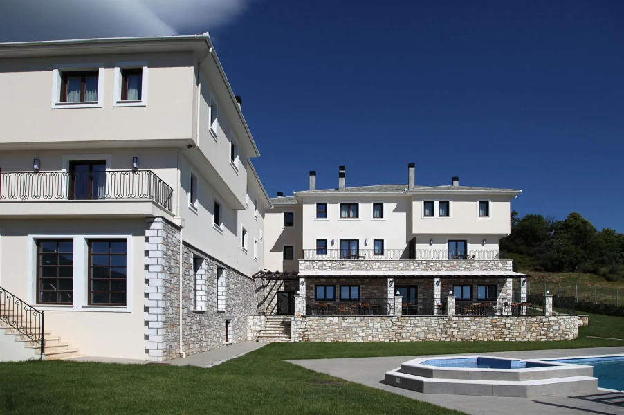 Theta Hotel