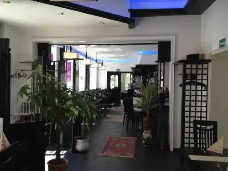 Yumi Hotel Sushi-Steaks & Friends