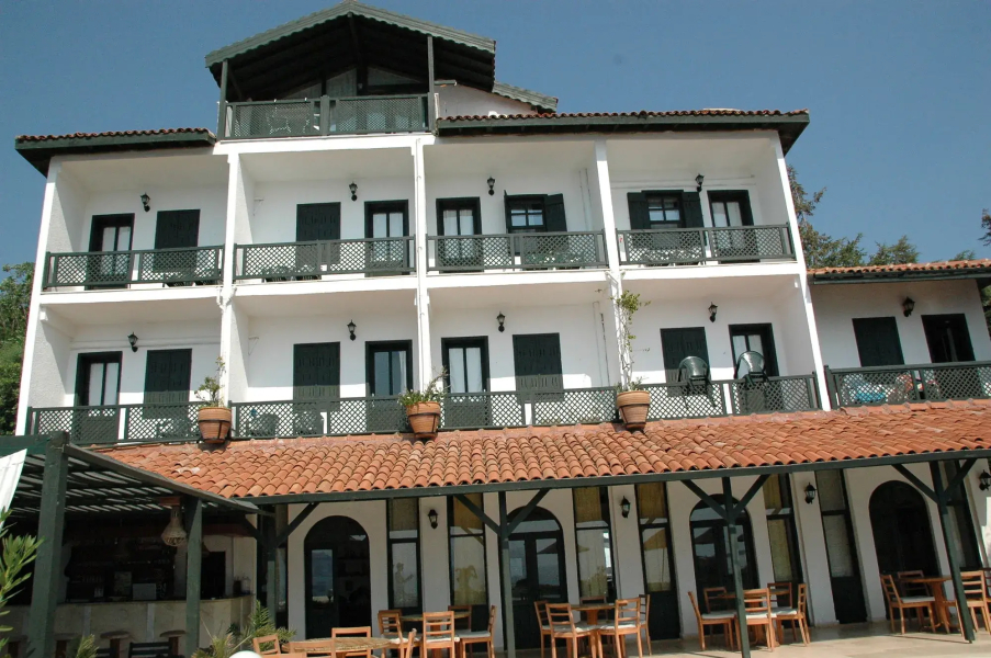 Arpia Hotel