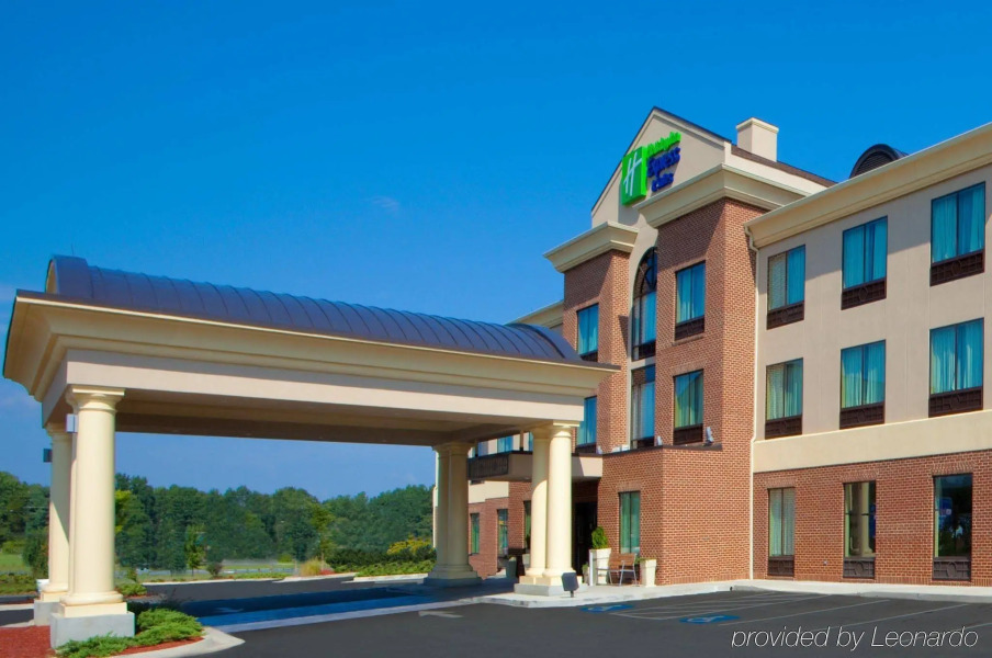 Holiday Inn Express Hotel & Suites Tappahannock by IHG