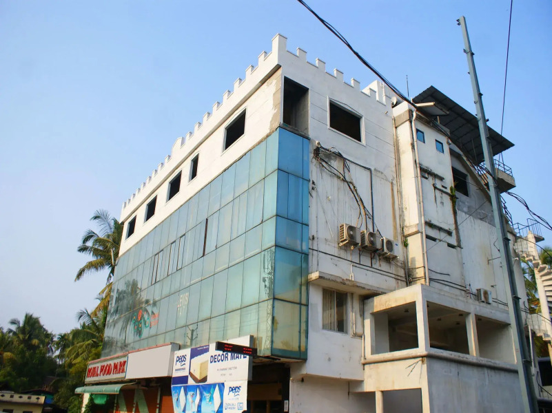 Nedumparambil Residency By OYO Rooms