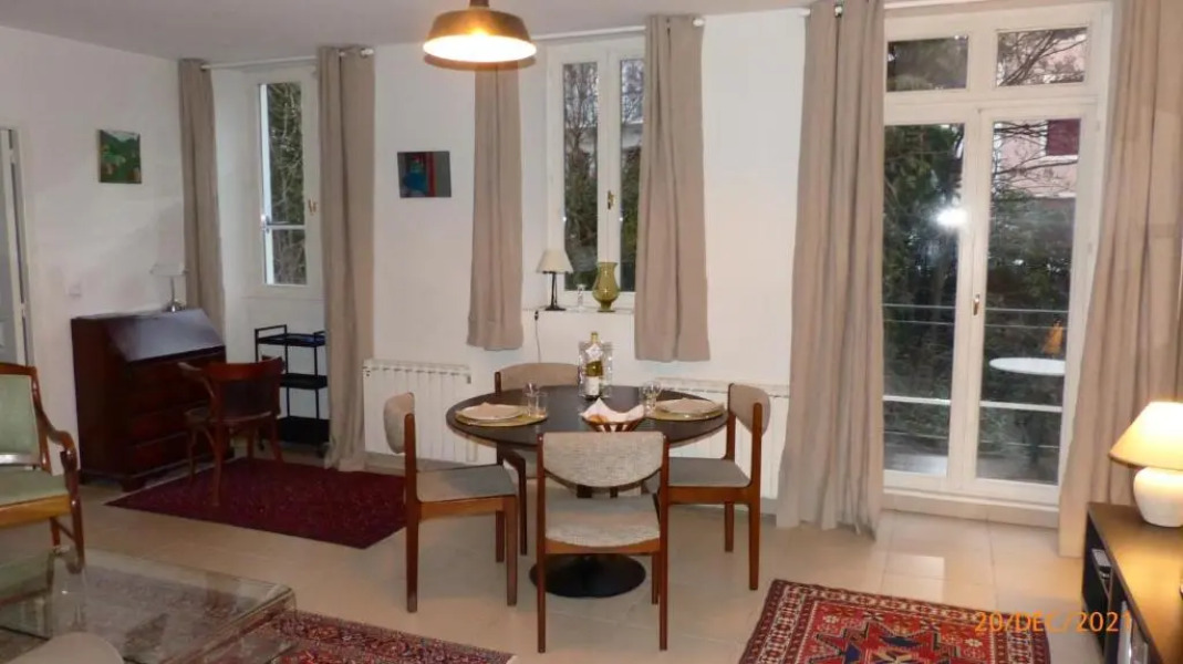 Suite 22 (Adults Only)