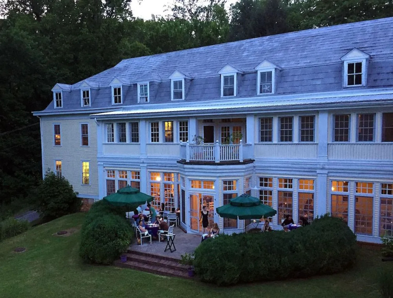 Grand Old Lady Hotel