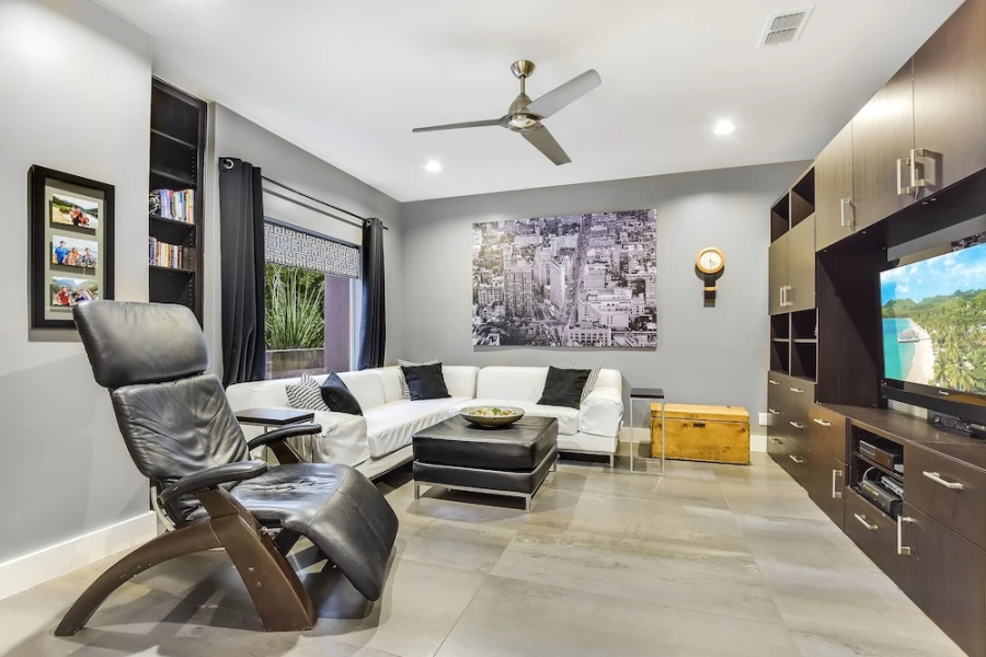 510 Austin - 5 Br Home