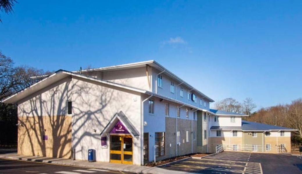 Premier Inn Christchurch / Highcliffe