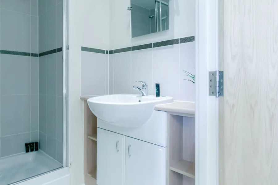 Roomspace Apartments-Courtyard Guildford