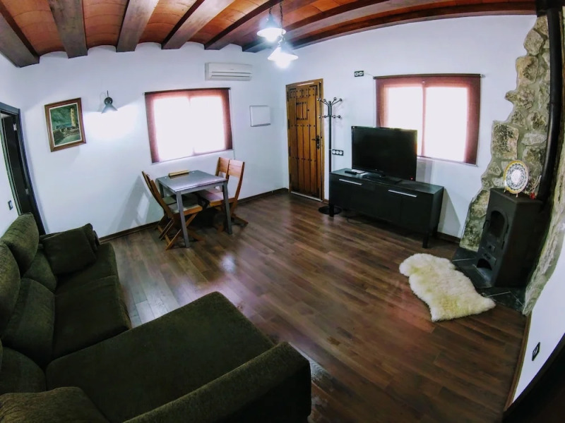 Bonito Chalet con Piscina Cerca del Mar