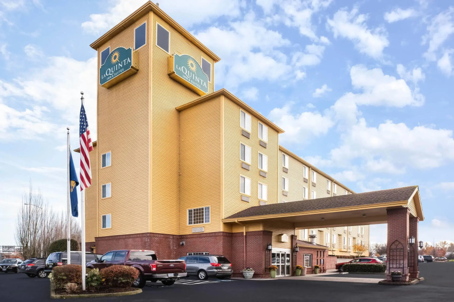 La Quinta Inn & Suites by Wyndham Portland Airport