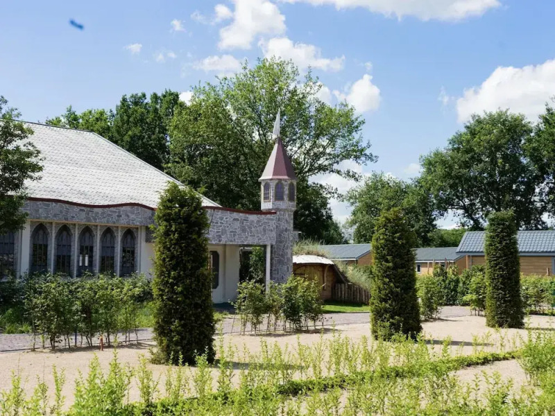 Modern Chalet With Combi Microwave Near Efteling