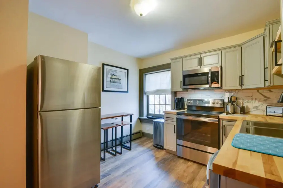 Sackets Harbor Apartment, Walk to Lake Ontario!