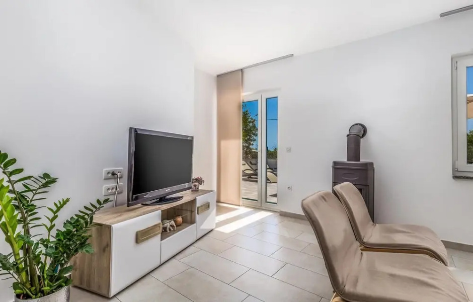 Stunning Home in Lun With Wifi and 3 Bedrooms