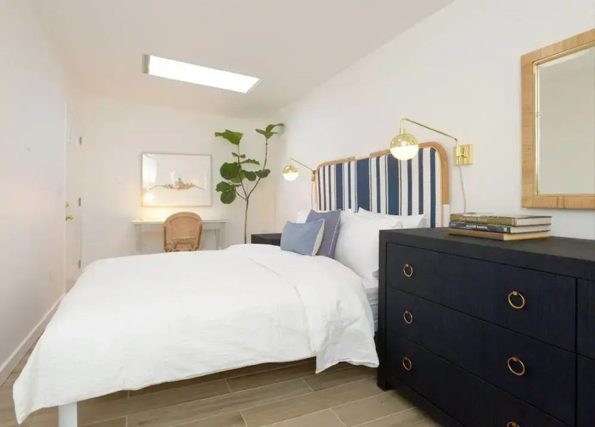 Charming 2br/2ba Cottage - Close to the Beach