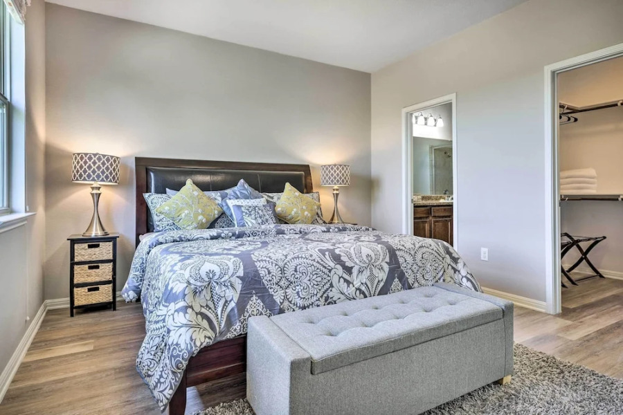 Family Home w/ Fenced Yard in Austin Suburbs!