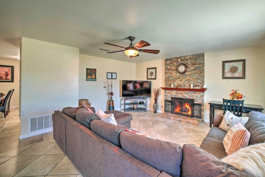 Family-friendly Home w/ Basketball Court!