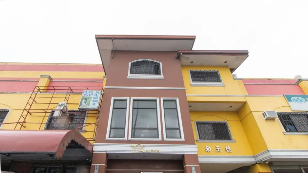 RedDoorz @ Km 50 Aguinaldo Highway Tagaytay - Vaccinated Staff