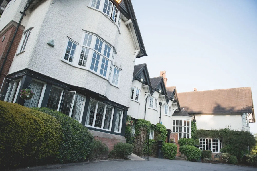 Mere Court Hotel & Conference Centre