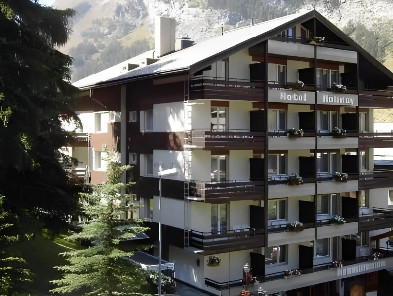 Hotel Holiday