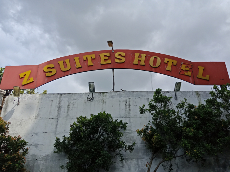 OYO 2574 Z Suites Hotel