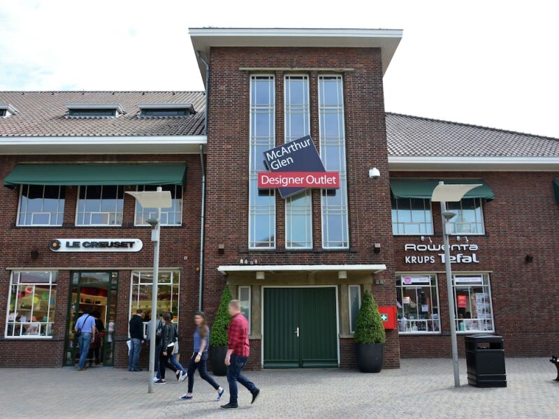 Villa in Maaspark With Sauna and Lake Views