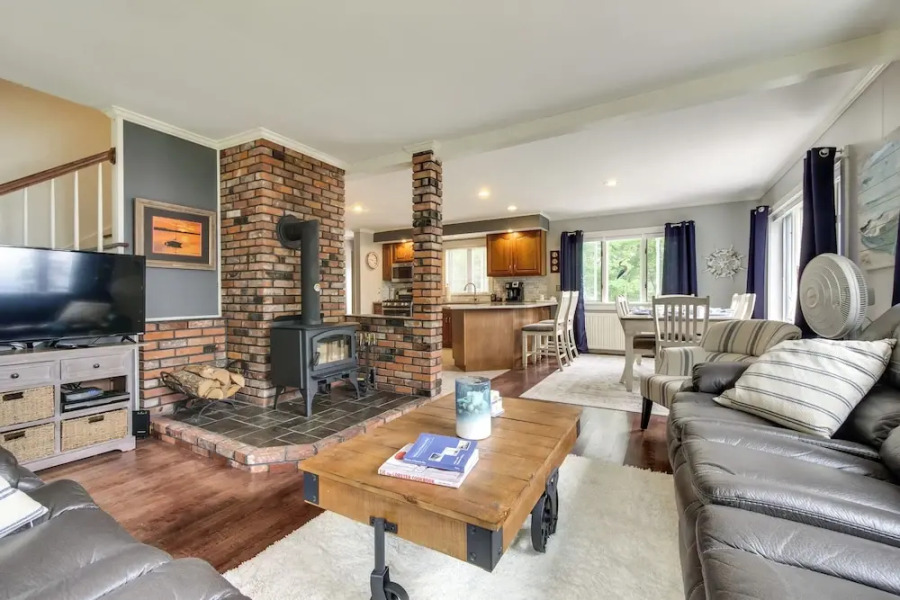 Enchanting Waterfront Sorrento Home w/ Deck!