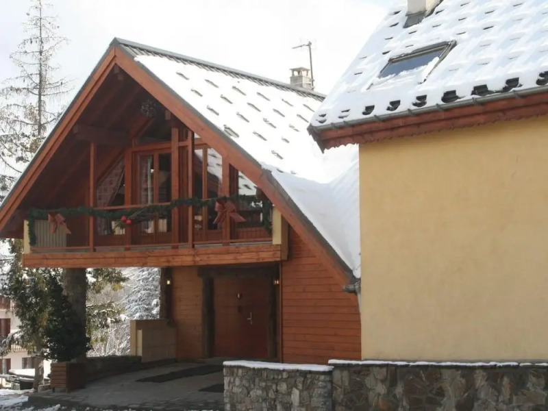 Ferm6 - 6-6p-5chbres-3sdb-120m?-10 / 12pers-valloire