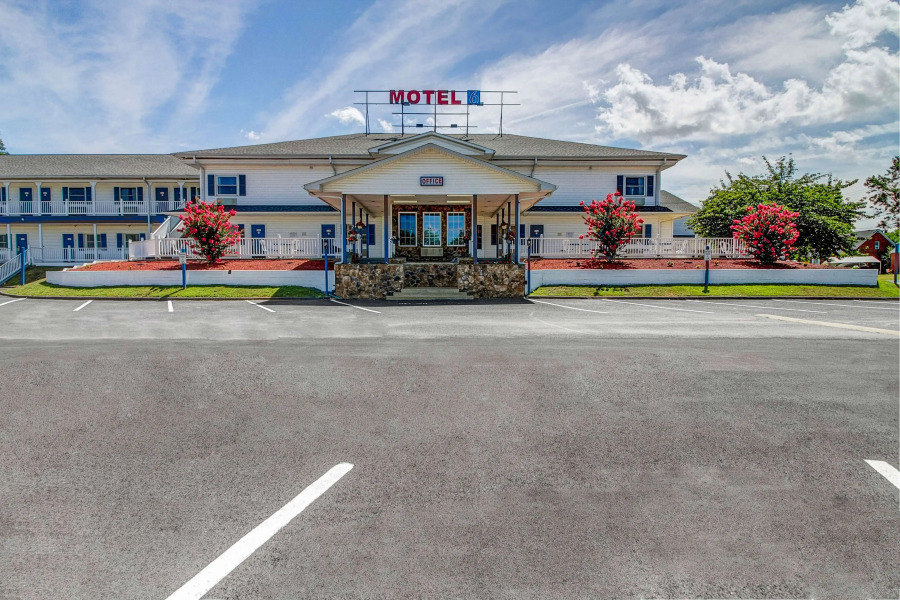Motel 6 Front Royal, VA