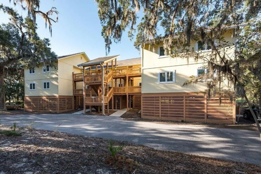 Daisy- 338 Palmetto Walk