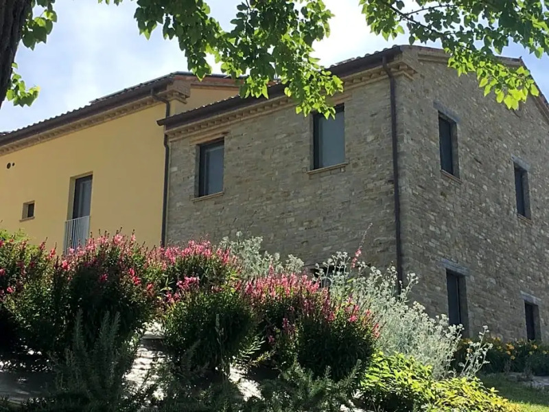 Amico Country House