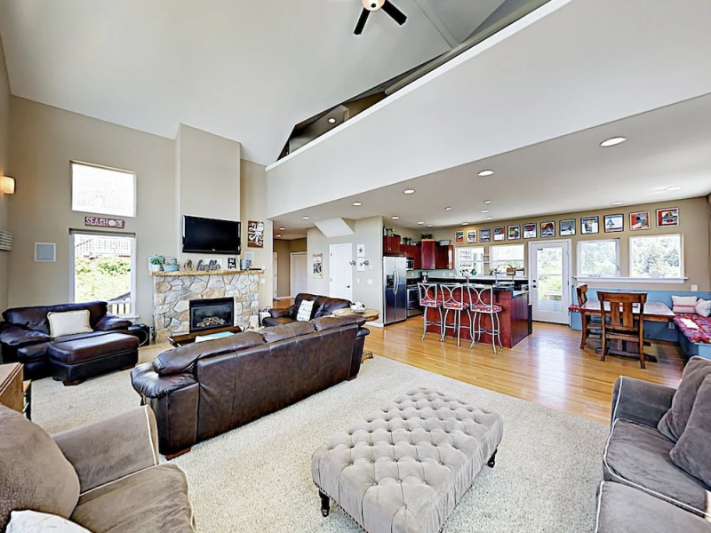 30015 Cloverdale - 4 Br Home