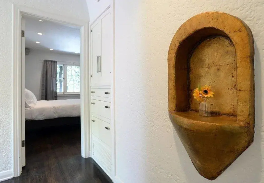 Ethnic Vibes in Weho Melrose - Walk To Everywhere