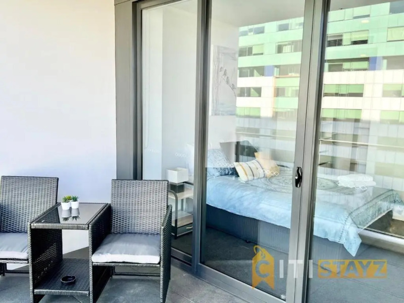 Light & Lovely in Canberra's CBD - 1BR Apt w/Carsp