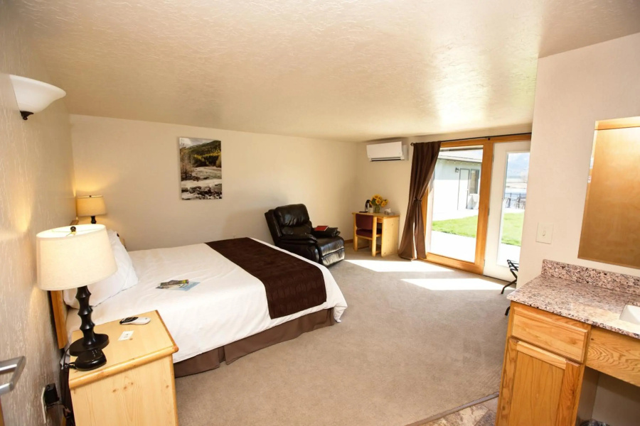 Ninepipes Lodge