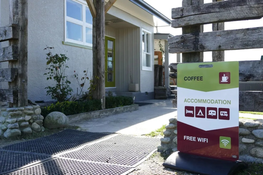 Little Wanganui Hotel