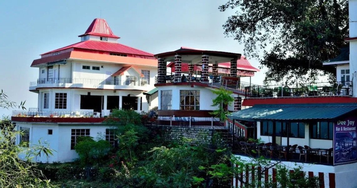 Dee Jay Hotel and Restaurant