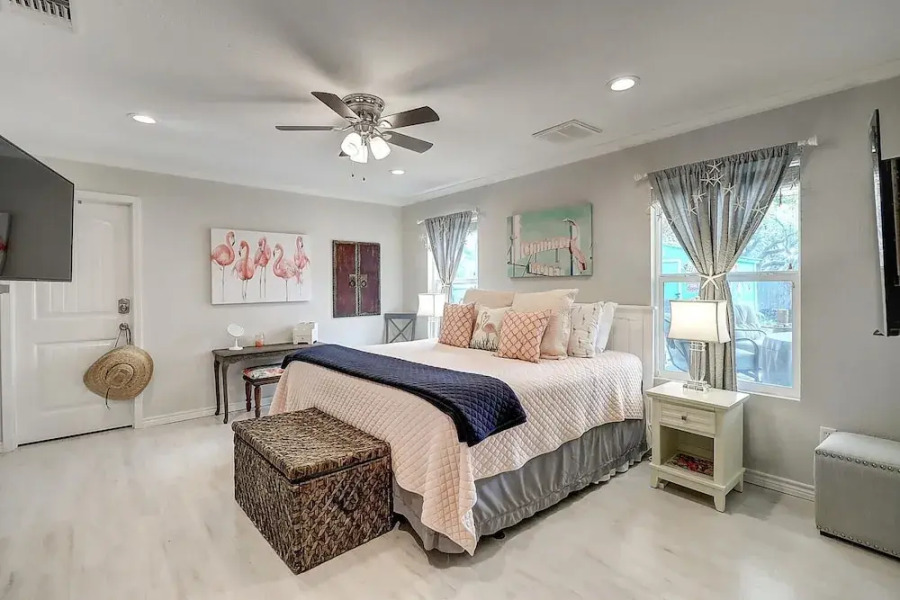 Flamingo Flats 3 Bedroom Home by RedAwning