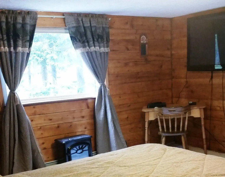 9th Wave Bed and Breakfast