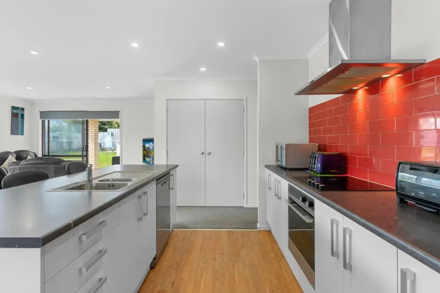 Bach near the Beach - Mangawhai Heads Holiday Home