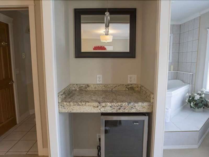 Beachside Villa Suites and Vacation Rentals