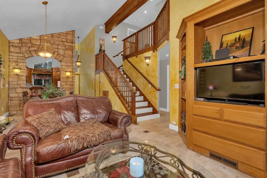 A Tuscan Adventure in California! 3 BDR Sleeps 8