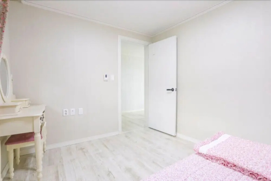 Nonsan Lake and Sunset Pension