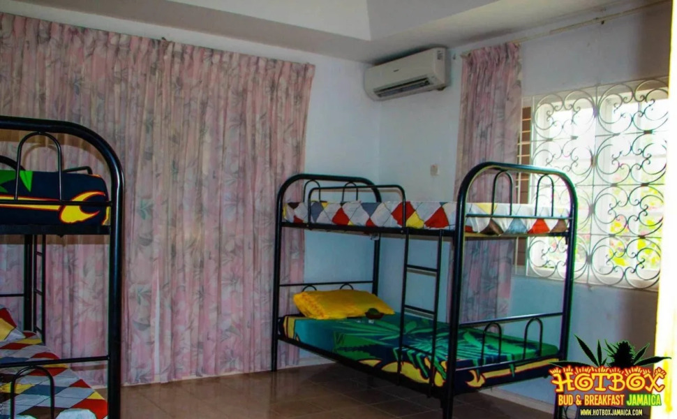 Hotbox Bud & Breakfast