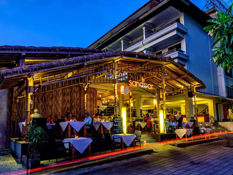 Kuta One Party Hotel